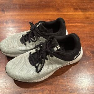 Under Armour sneakers grey and black size women’s 9